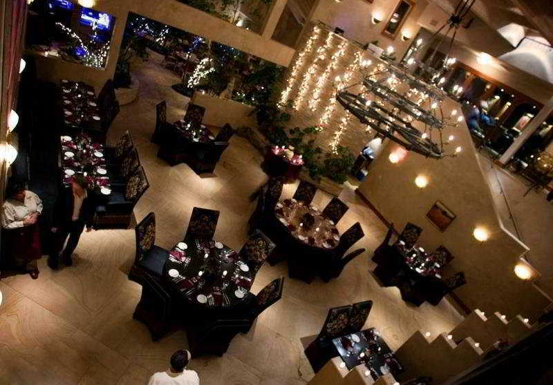 טאוס El Monte Sagrado Resort & Spa מסעדה תמונה